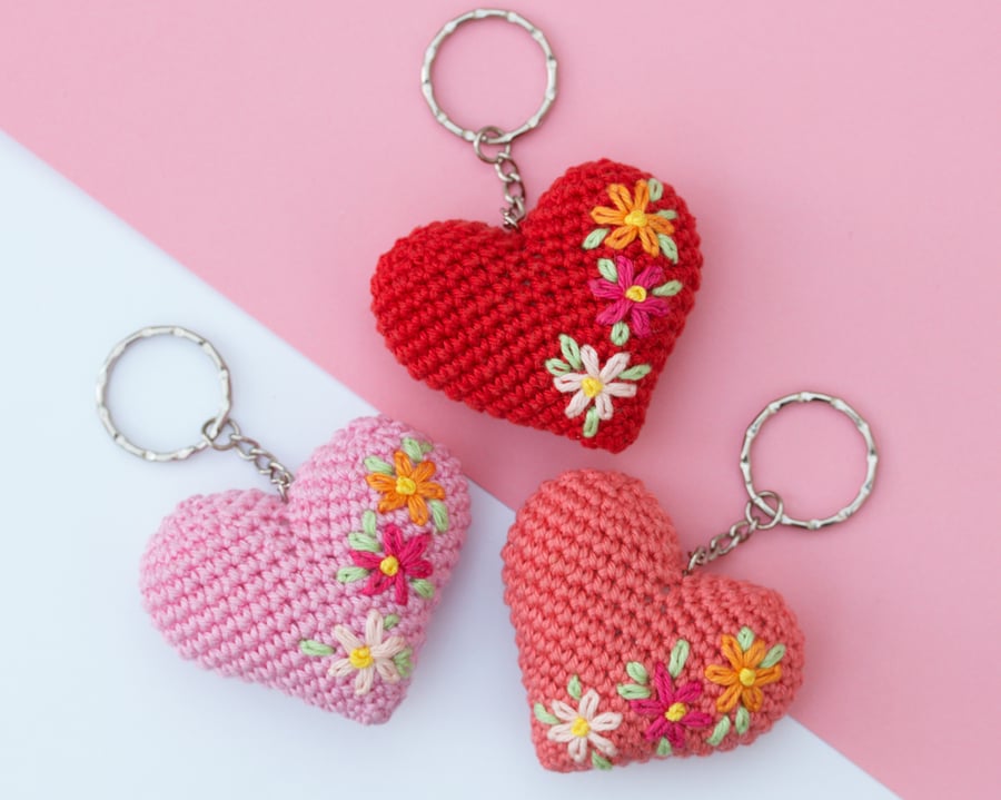 Valentine's Keychain Handmade Crochet Love Heart Keyrings Lovely Valentine Gift
