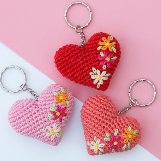 Valentine's Keychain Handmade Crochet Love Heart Keyrings Lovely Valentine Gift