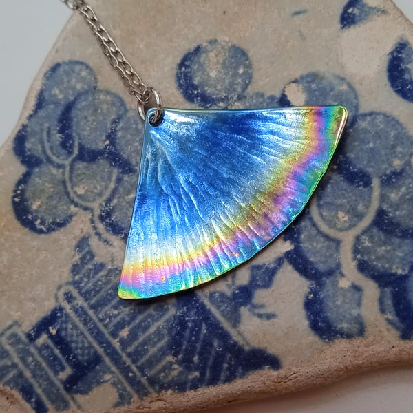  Handmade Coloured Titanium Fan Shaped Pendant (NKTTPDFN1) - UK Free Post