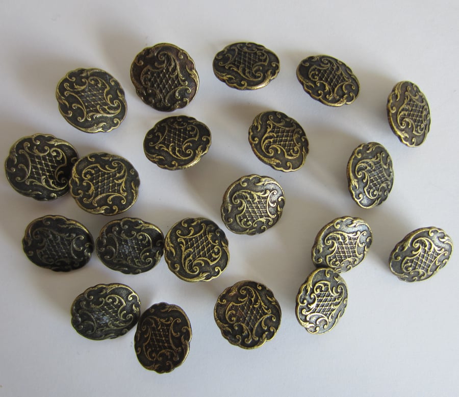 20 Metal Patterned Buttons - 15 mm