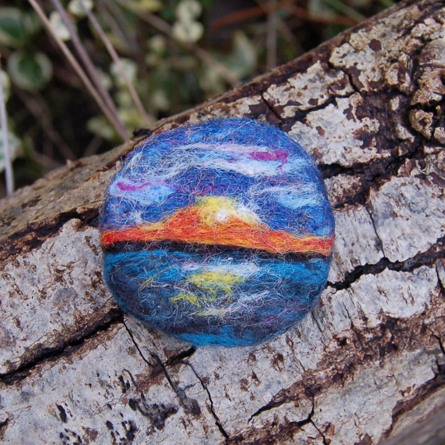 Needle felt brooch sunset -  jewellery wool badge wool art 