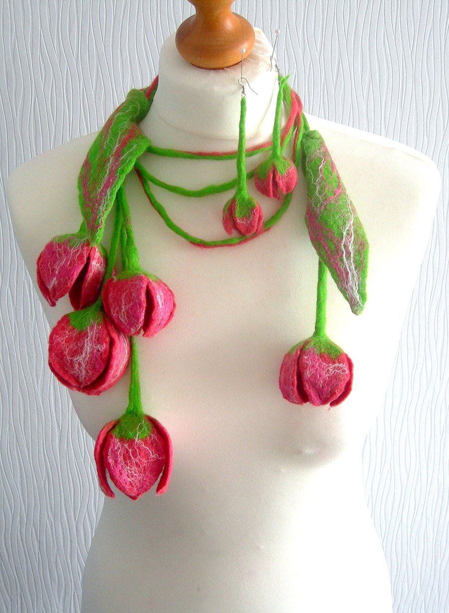 Wool Jewelry felted NECKLACE-SCARF-BELT-EARRINGS-CORAL FLOWERS-