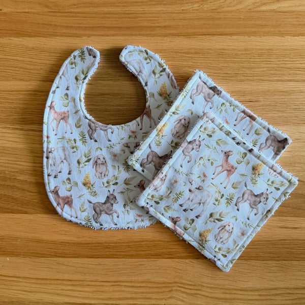 Newborn Baby Boxed Gift Set-Bib & Matching Baby Wipes Bib-Animal Design-BGS18