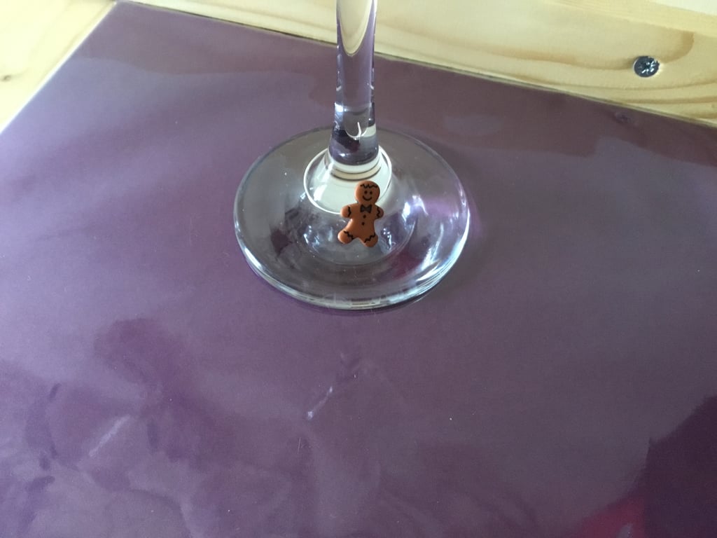 Wine charm. Napkin ring. Gingerbread boy glass charm. CC461