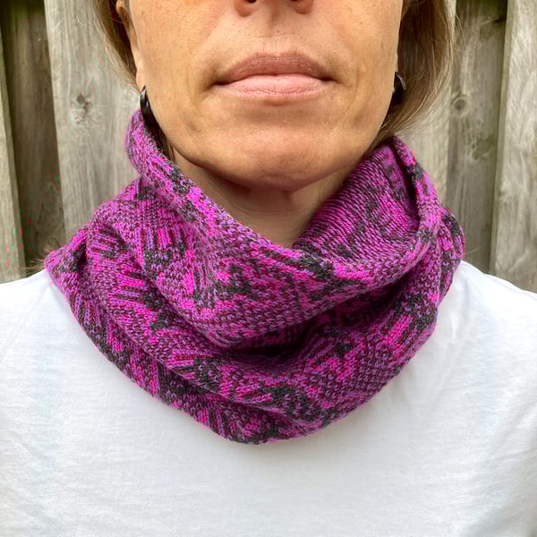 Merino lambswool donkey cowl (magenta and charcoal)