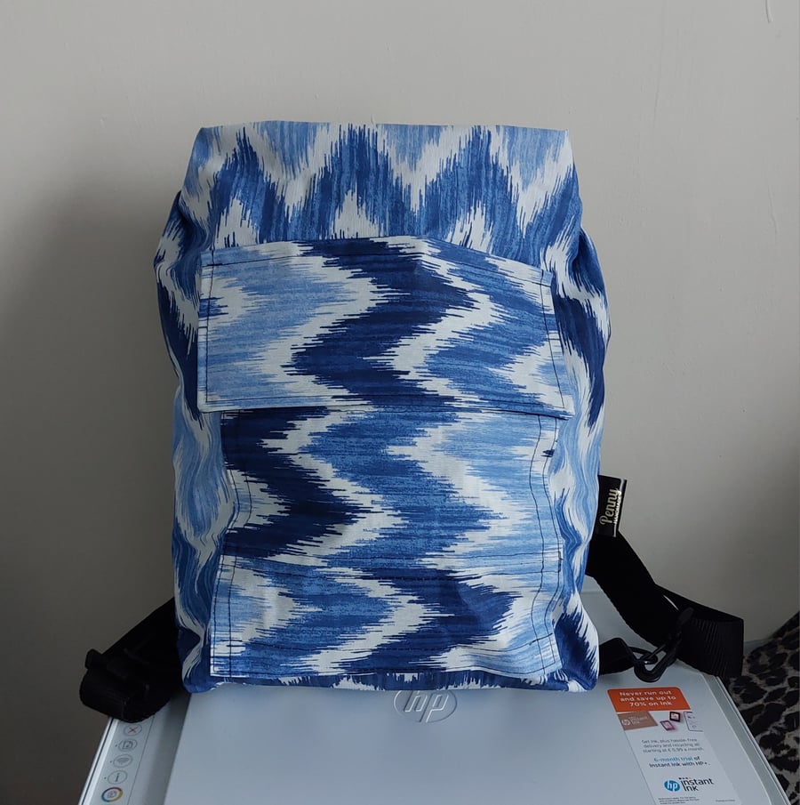 Coated cotton chevron print drybag