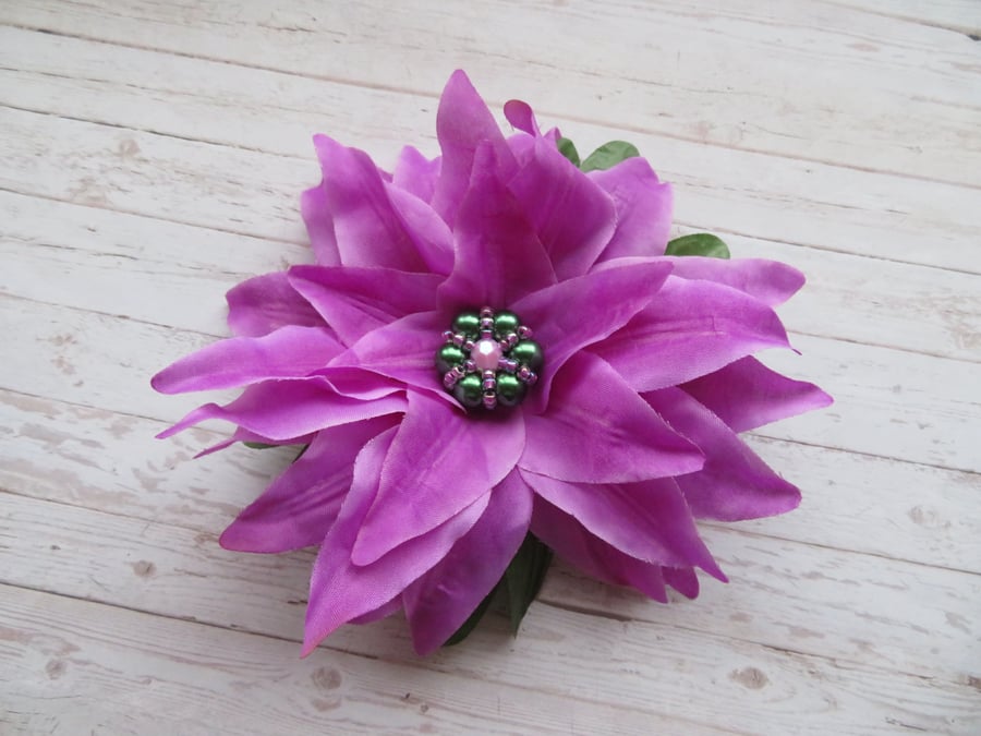 Large Lavender Radiant Orchid and Dark Green Leaf Lilac Lily Flower Vintage Clip