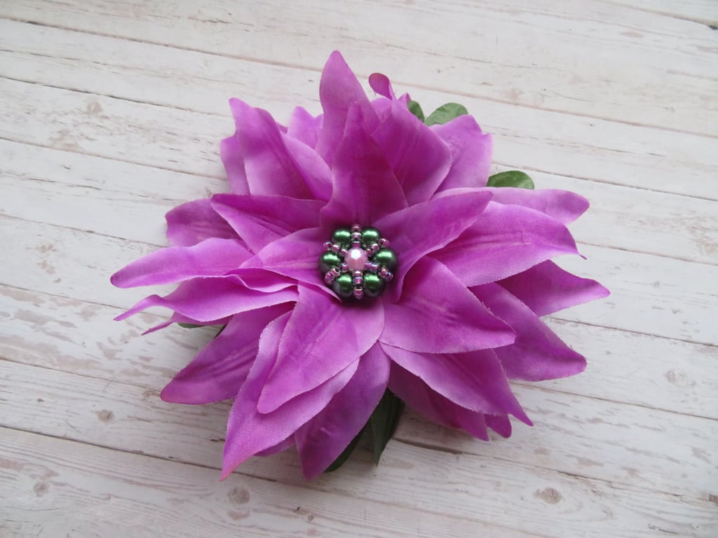 Large Lavender Radiant Orchid and Dark Green Leaf Lilac Lily Flower Vintage Clip