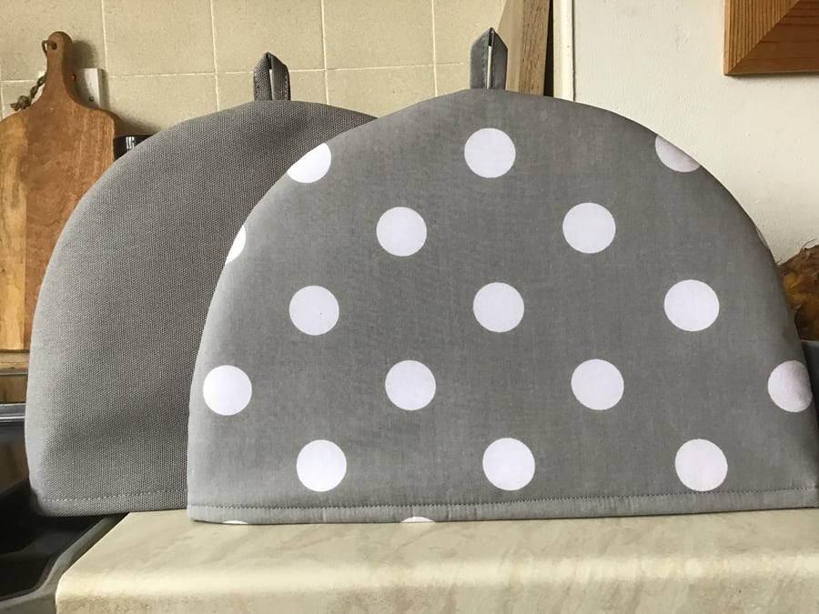 grey fabric tea cosy with white spots medium 3-6 cup insulating NEW