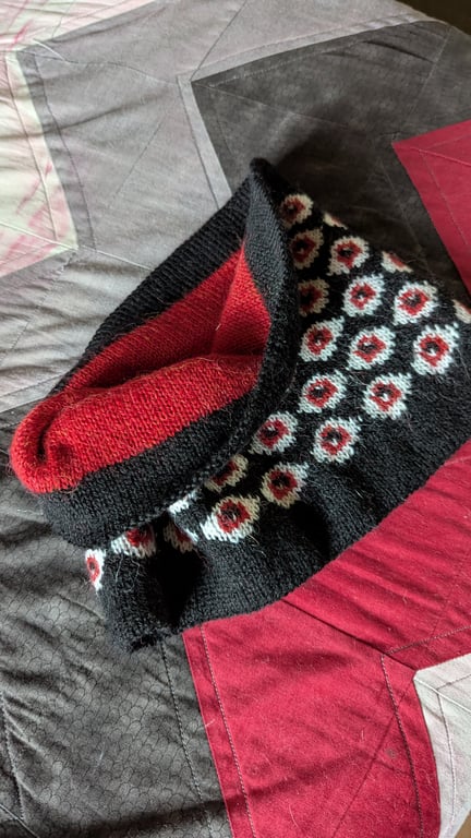 The Alucard Cowl - Digital knitting pattern