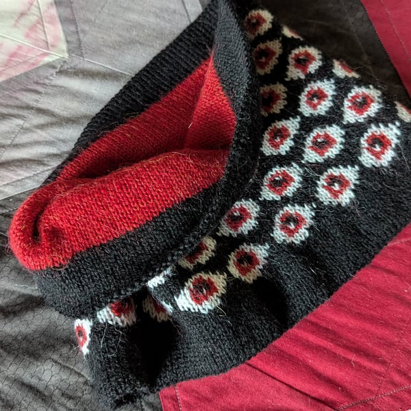 The Alucard Cowl - Digital knitting pattern