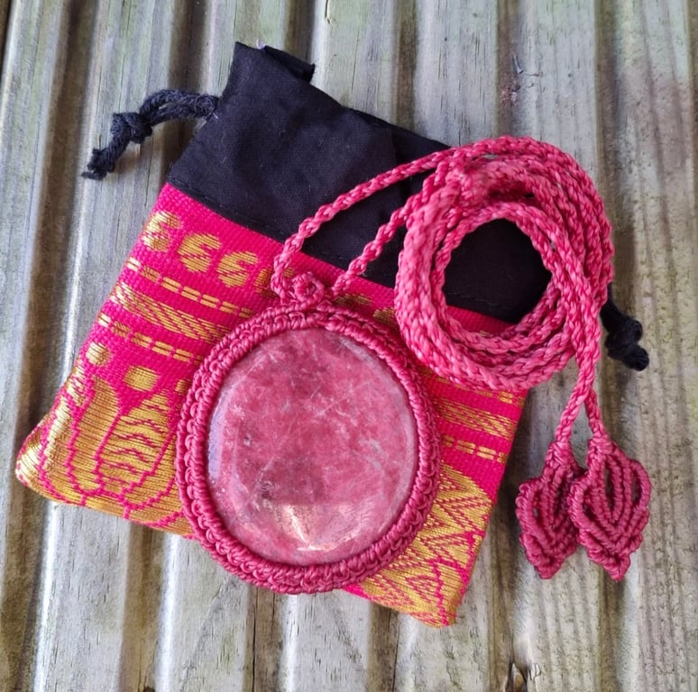 Thulite Macrame Pendant