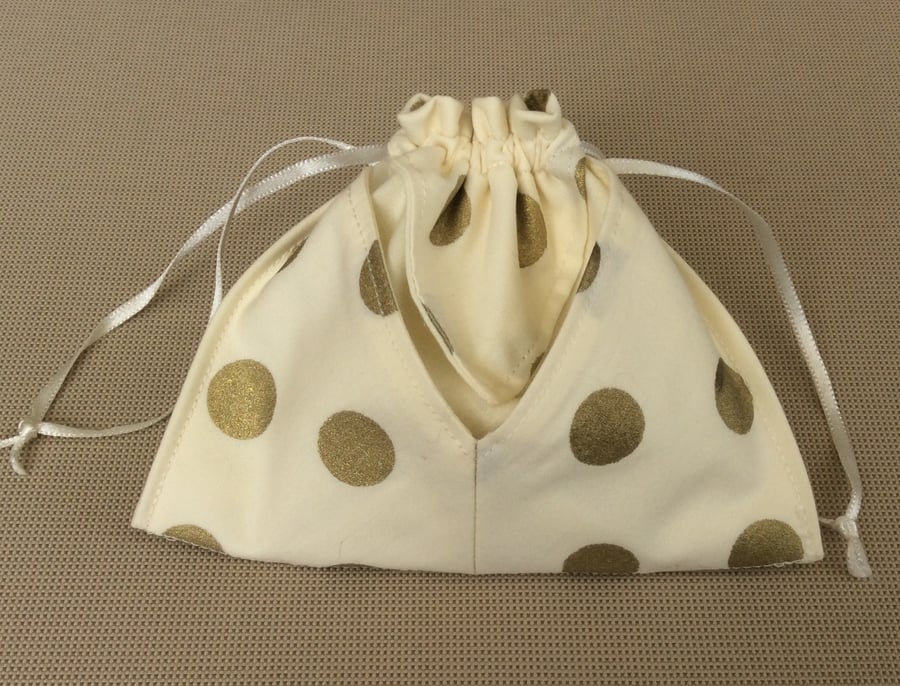 Drawstring bag, cream with gold spot 