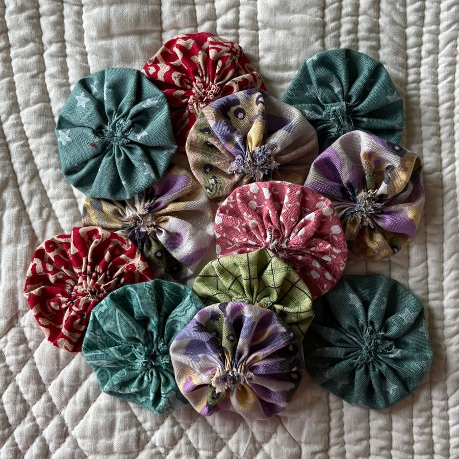 12 Cotton Suffolk Puff Yoyos