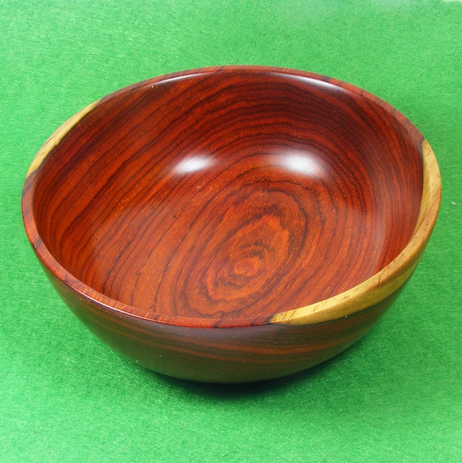 Small decorative Cocobolo Bowl - (B027)