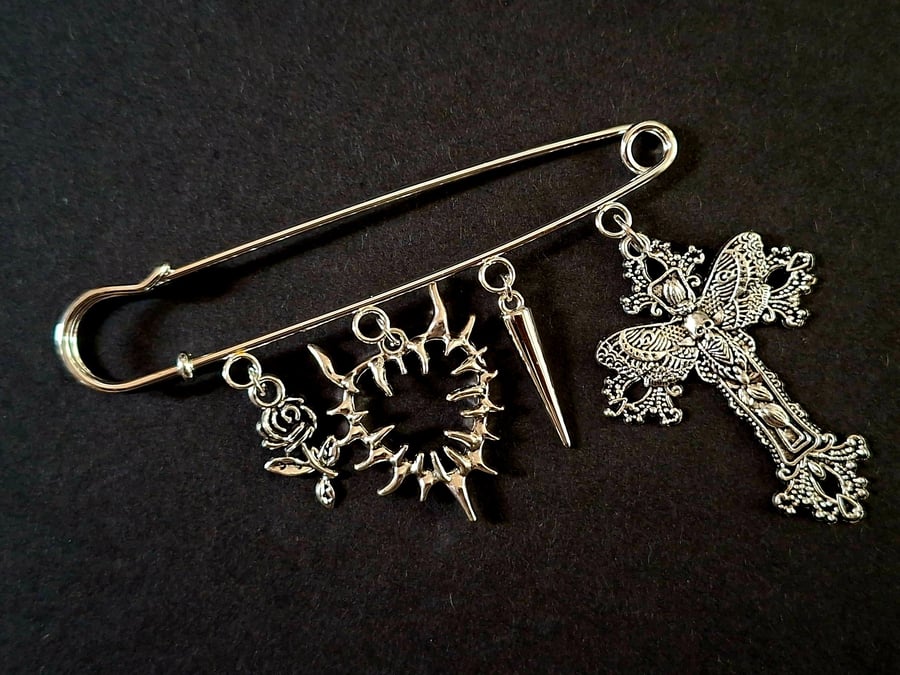 Extra Large Safety Pin Badge Brooch Gothic Punk Alternative Emo Jewellery