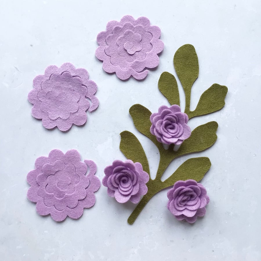 Small Felt Roses, 3D Roll Up Felt Die Cut Rose Flowers with Optional Leaves