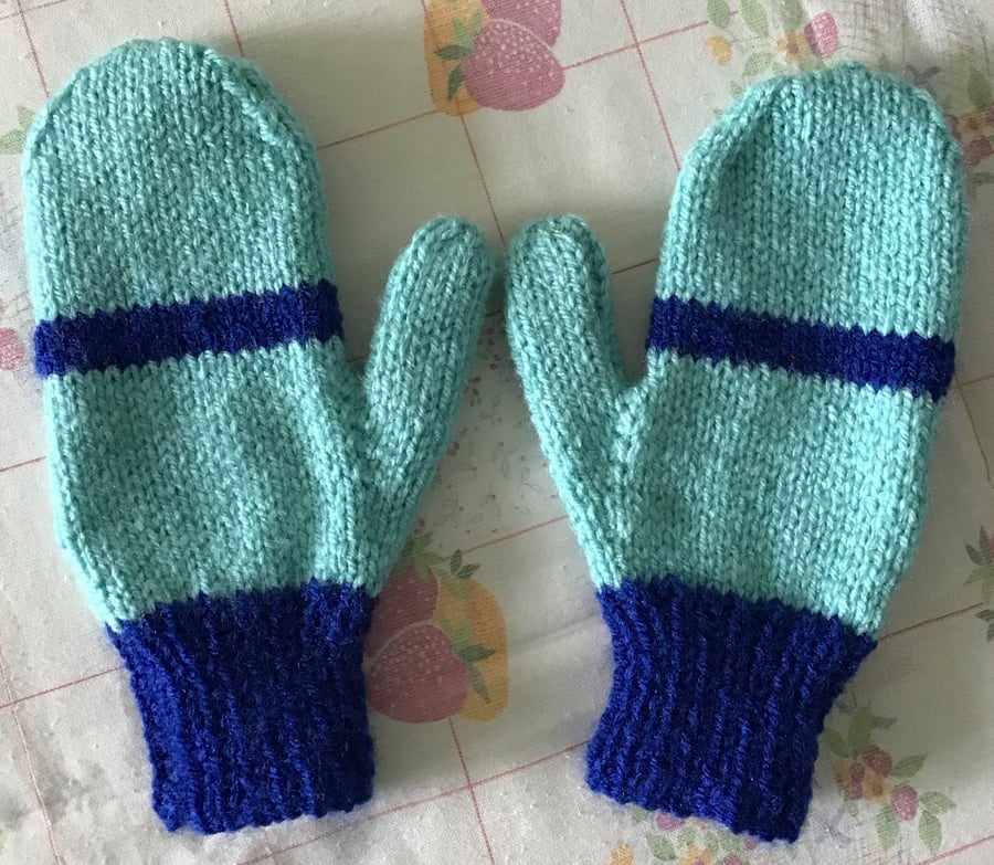 Bright cheerful children’s Mitts, Warm and Cosy Mitts for cold Mornings, 4-7 yrs