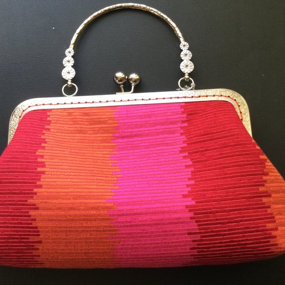 Bright and Breezy Pinks, 20cm Clasp Purse