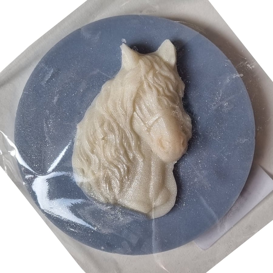 Soy Wax Melt Horse Head On Disc Rock Salt and Driftwood Scent Horse Lover Gift