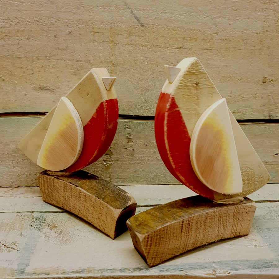 Christmas Robin Decoration. 100% Recycled Wood