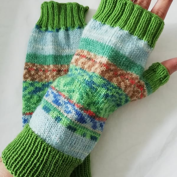 Hand knitted fingerless gloves - Monet - Barn in Giverny