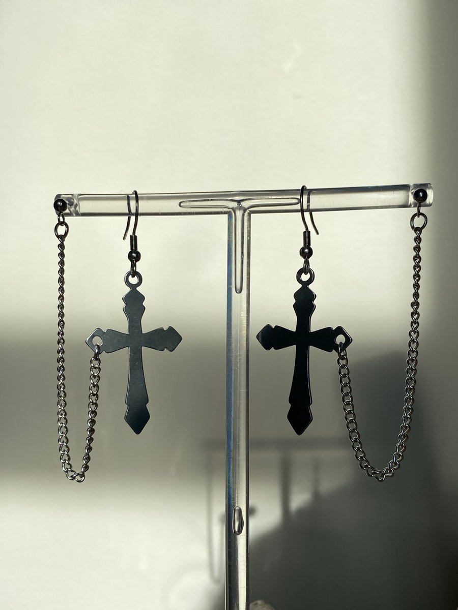 Donna Cross Earrings with Cartilage Chain  