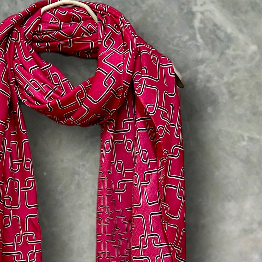 Dark Pink Scarf Featuring Seamless Chain Pattern for Women,Great Gifts for Her.