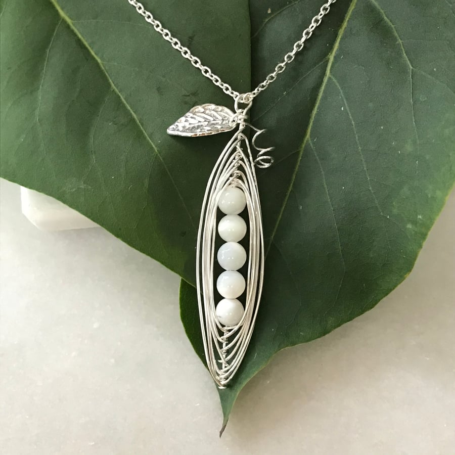 Handmade white mother of pearl pea pod necklace 