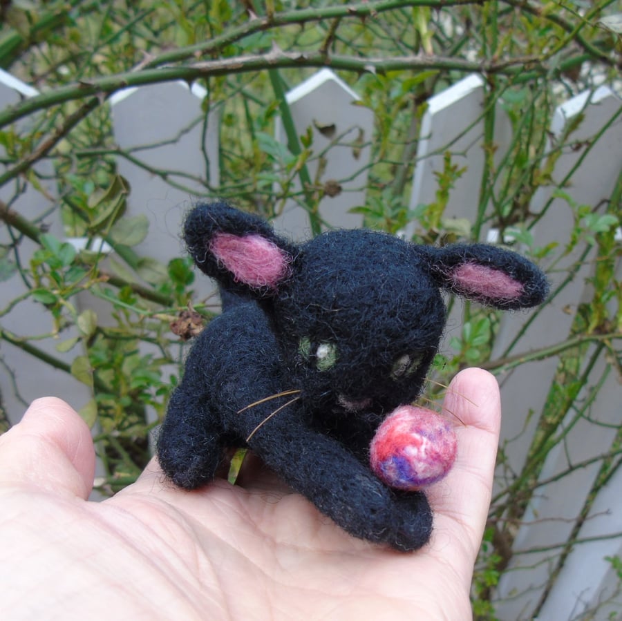 Black Cat - Needle felt cat - cat ornament -