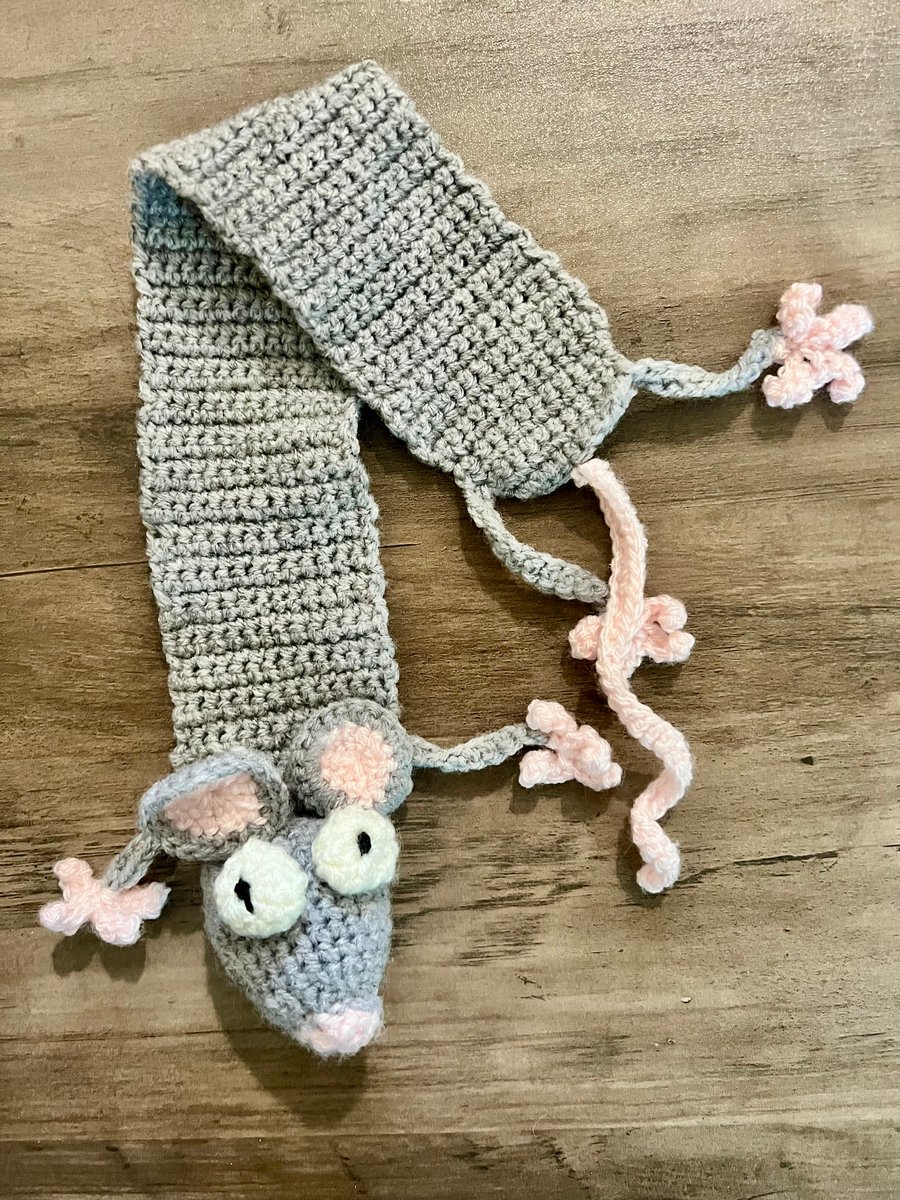 Handmade Crochet Rat Bookmark – Cute Animal Page Marker, Gift for Book Lovers