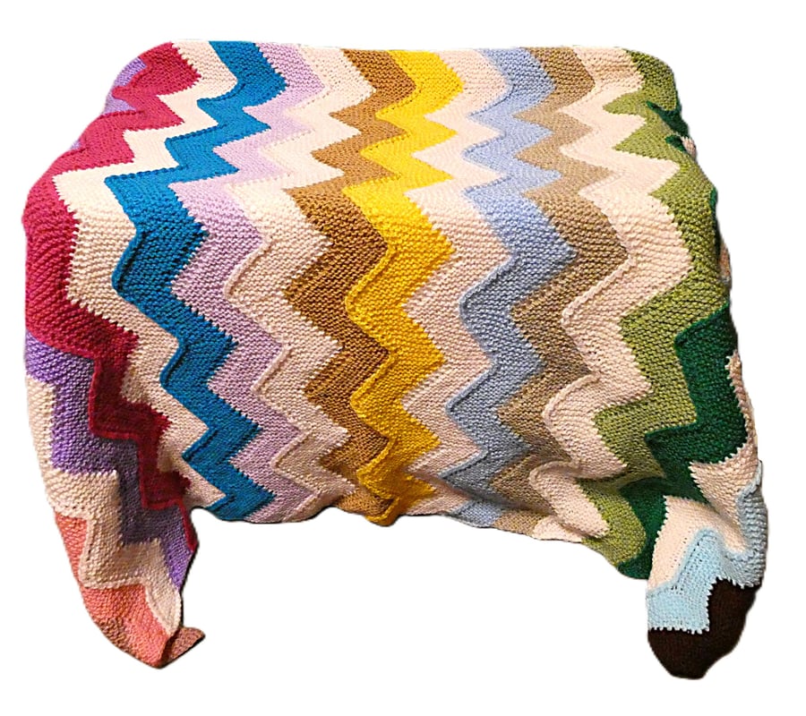 Colourful handmade knitted blanket - zigzag design