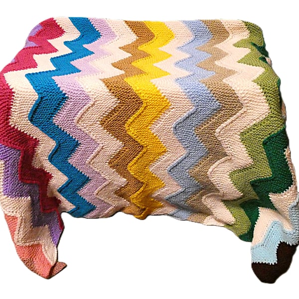 Colourful handmade knitted blanket - zigzag design