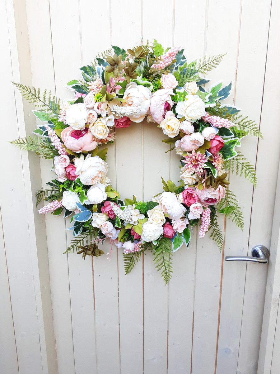 Victoria. Vintage stunning wreath. Door wall table grave weddings present. 