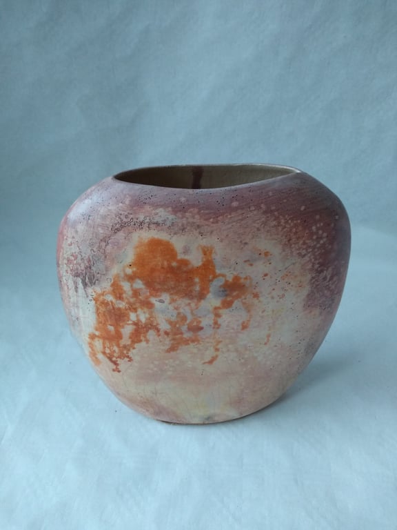 DECORATIVE OVAL VASE 21 CMS HIGH 