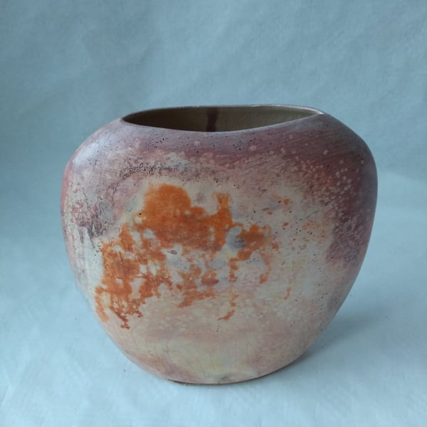 DECORATIVE OVAL VASE 21 CMS HIGH 