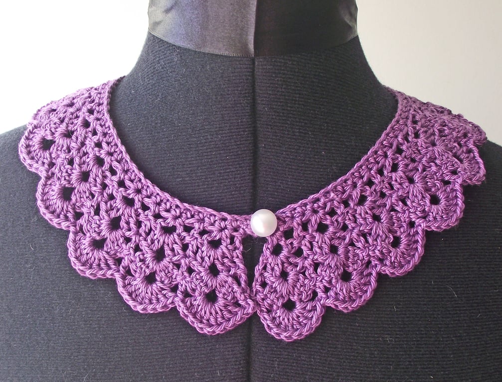Crochet Lace Peter Pan Collar, Crocheted Lilac Cotton, Pearl Button