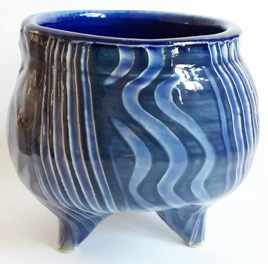 Three Legged Plant Pot Holder 