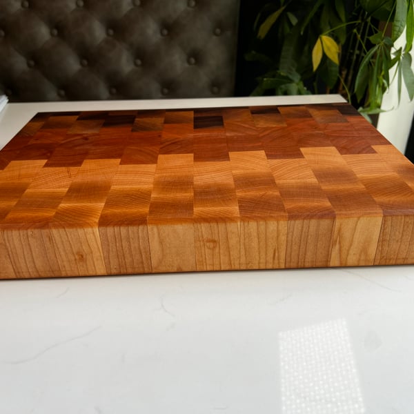 Solid hardwood ombré effect butchers block (XL)