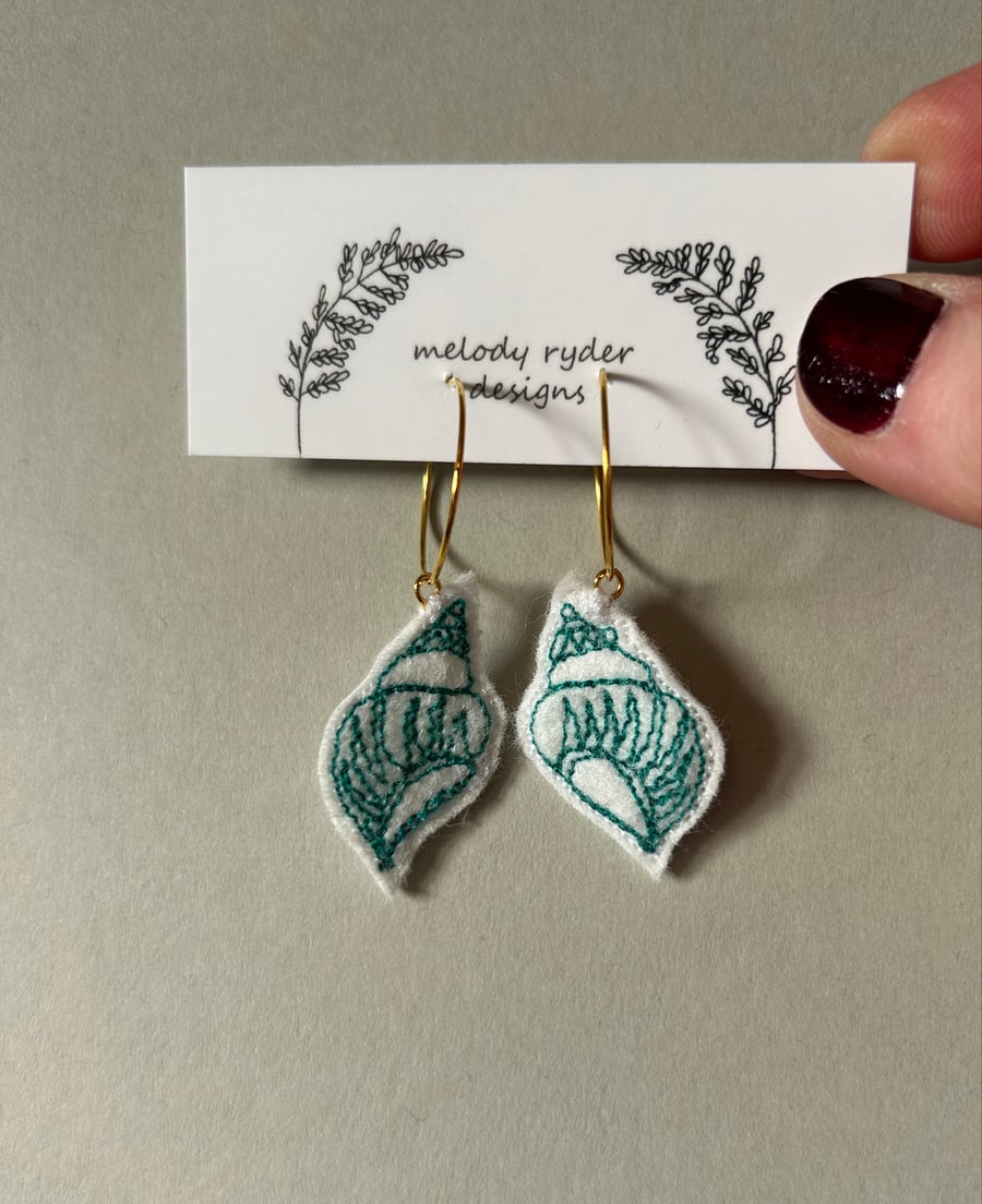 Seashell (two) embroidered hoop earrings 