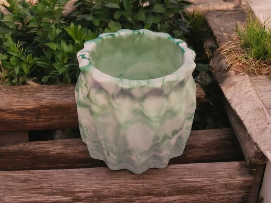 Marbled Eco Resin Pot, Green Marbled