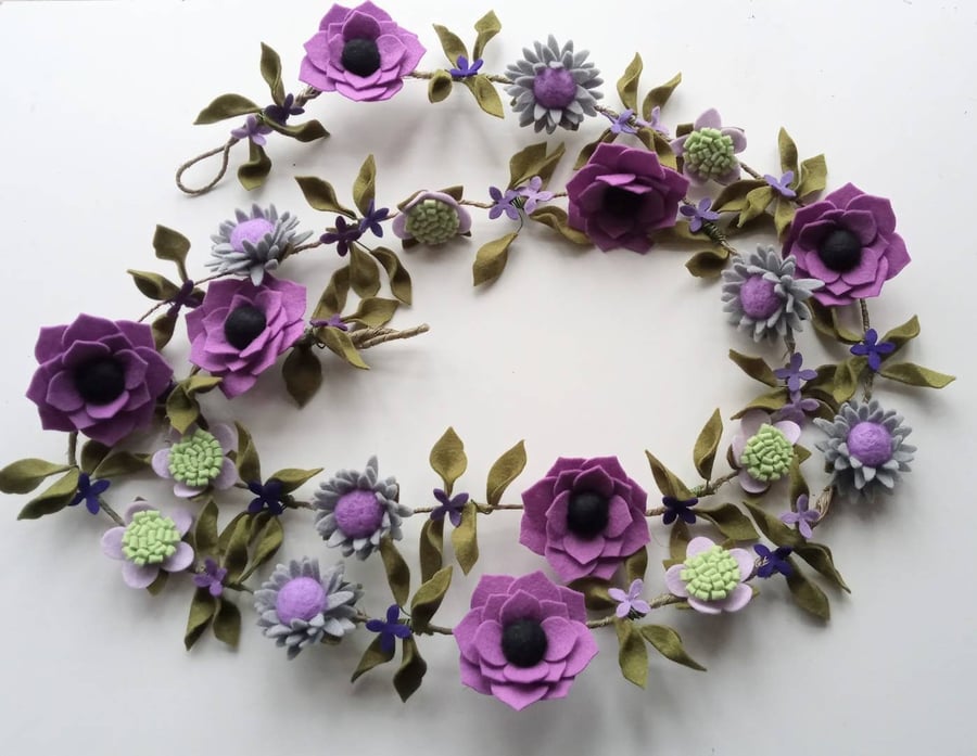 Handmade Felt Flower Garland: Home Decor, Decorative Garland