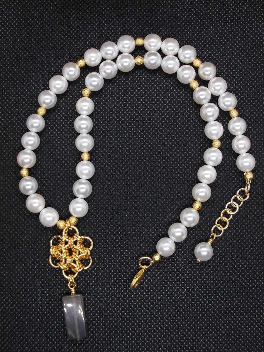 SALE - Shell pearl and gold plated Japanese flower necklace