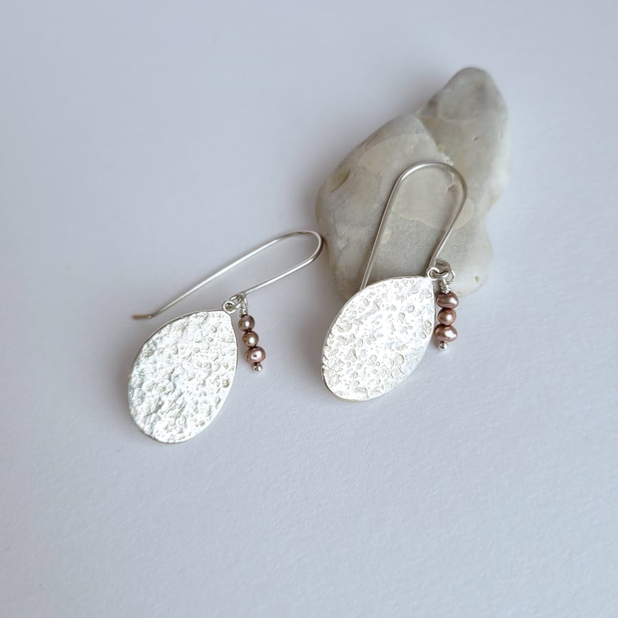 Recycled Silver Pebble Earrings with Beige Freshwater Pearls