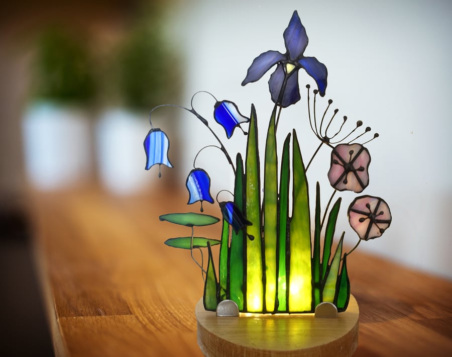 Stained Glass Marsh Flowers Suncatcher Tealight Holder Everlasting Flowers