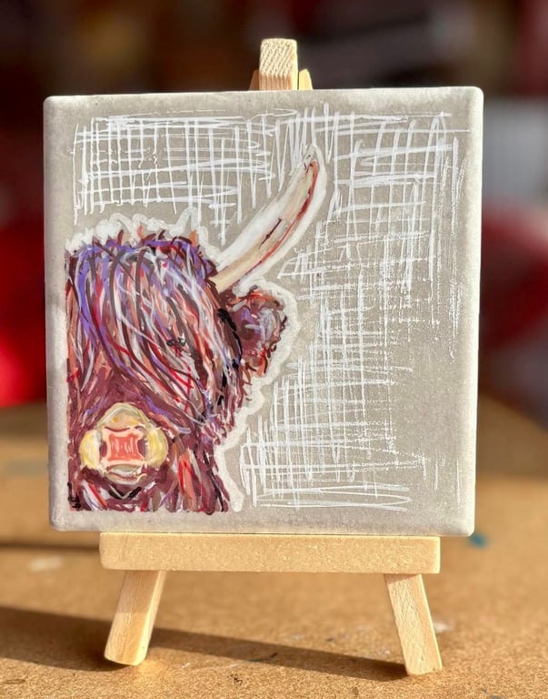 Highland Cow Decorative Art Tile – Handcrafted Drawing on Tile with Stand