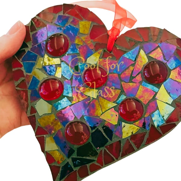 Wall hanging plaque heart mosaic using stained glass and glass pebbles