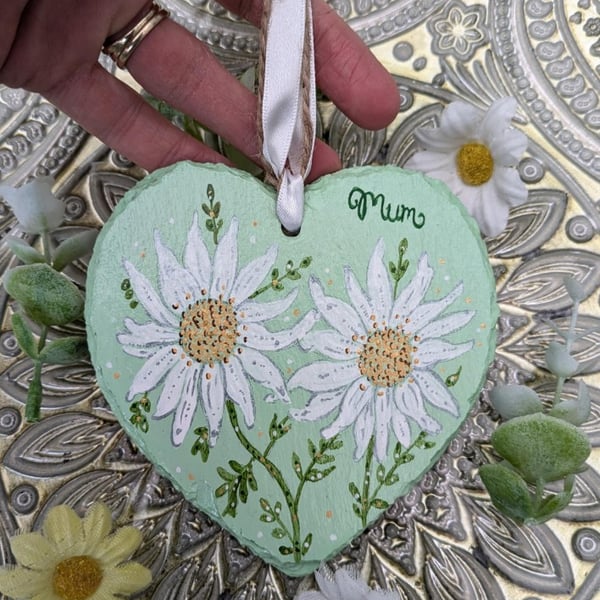 Daisy "Mum" hand-painted slate heart decoration 