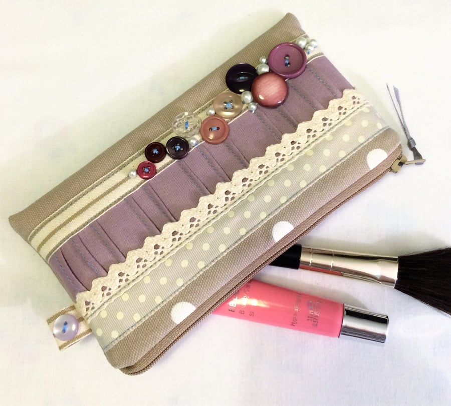 SALE Vintage Button Make-up Purse