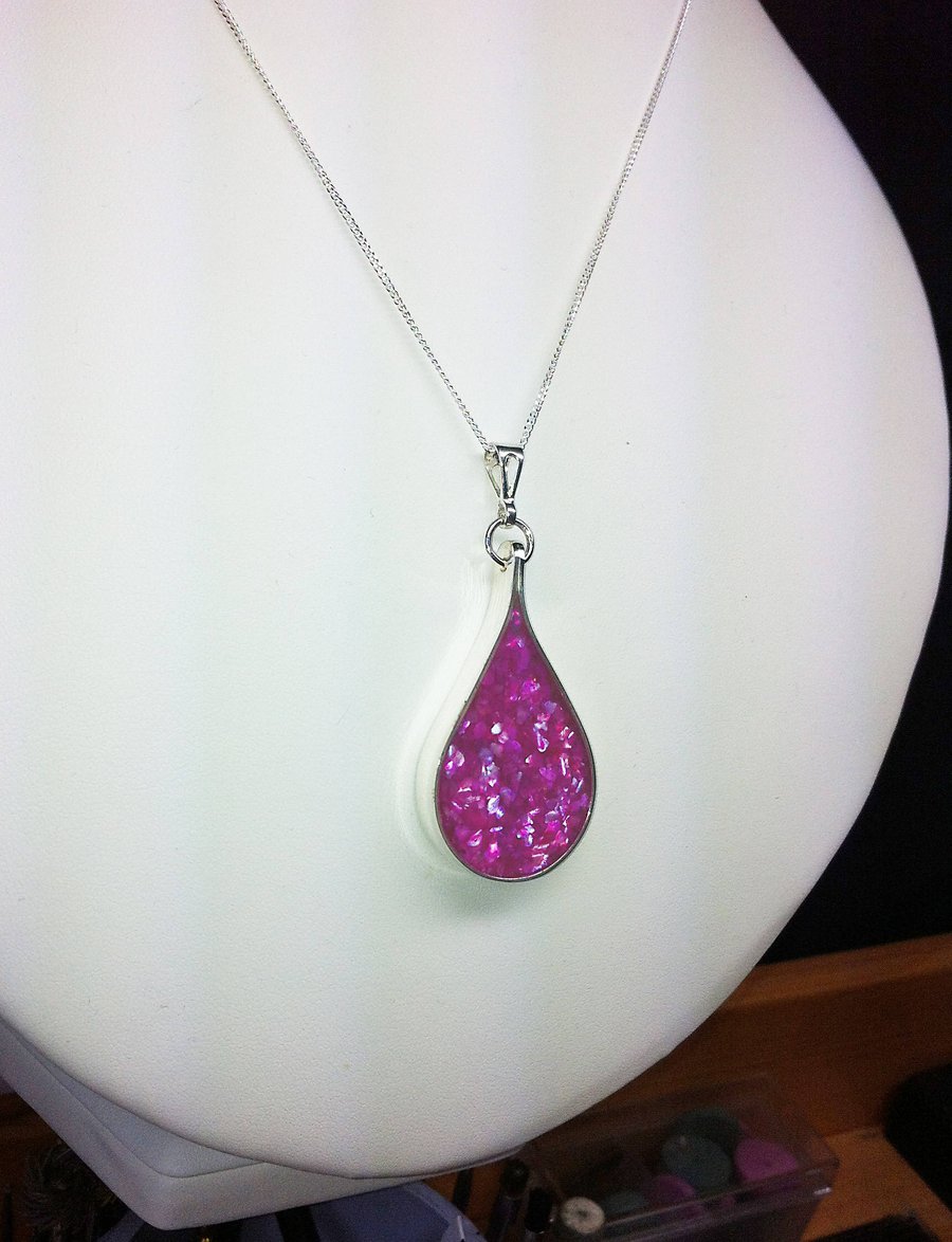  Sterling Silver Teardrop Pendant Necklace with Pink Oyster Shell